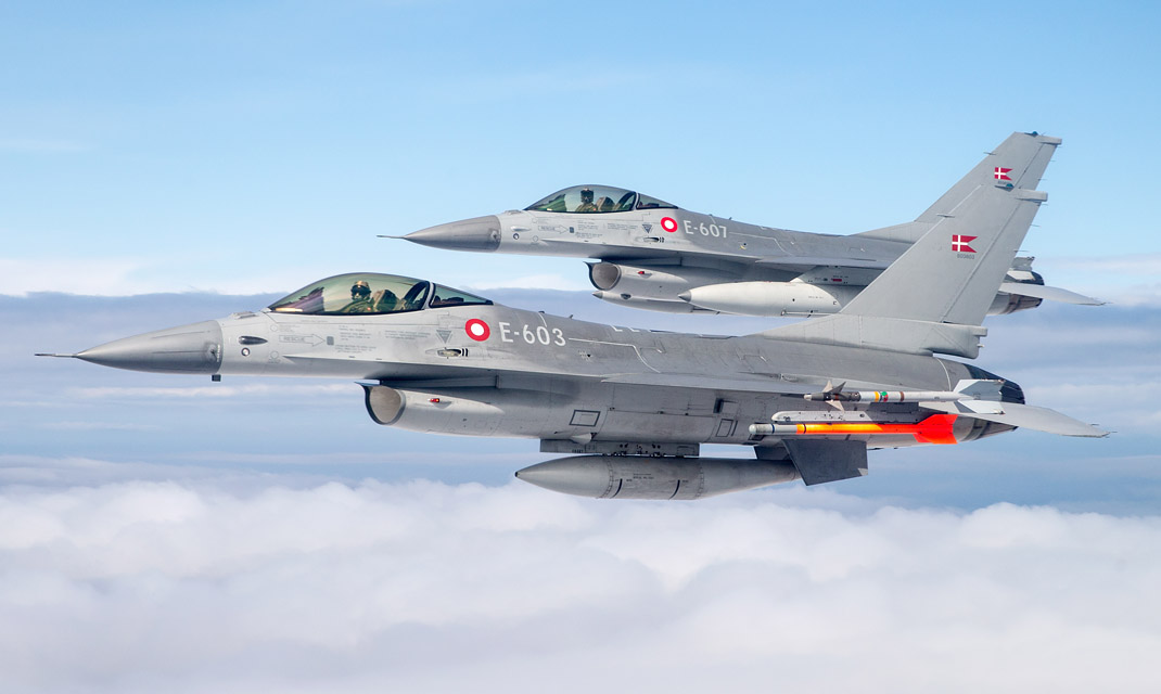 Румъния откри международен център за обучение на пилоти на изтребители F-16