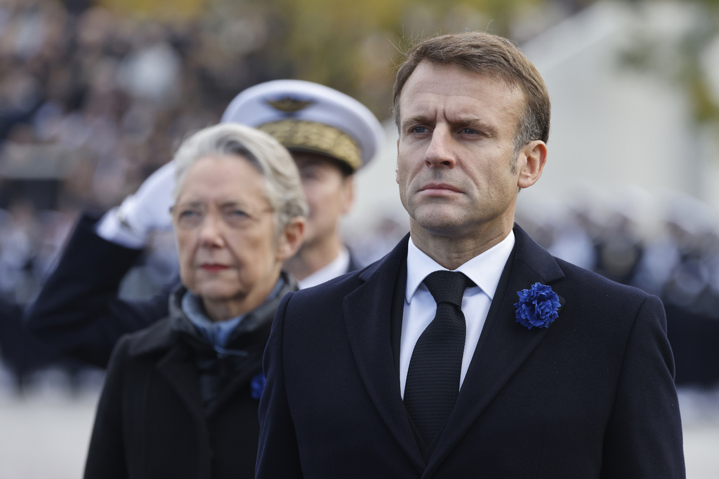 Франция Великобритания и други държави почетоха Деня на примирието сложил