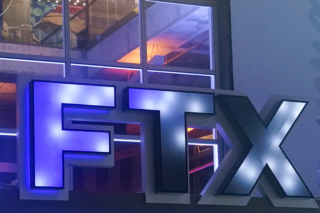 Основателят на сриналата се платформа за криптовалута FTX Сам Банкман-Фрийд
