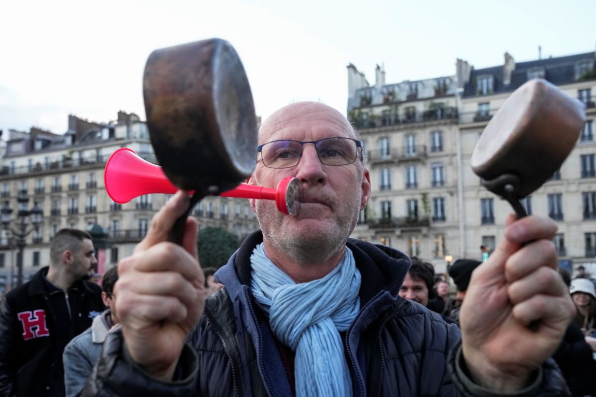 Демонстрации във Франция този път не само заради пенсионната реформа Хиляди