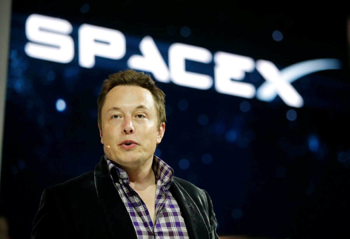 Spacex T Mobile Elon Musk AP