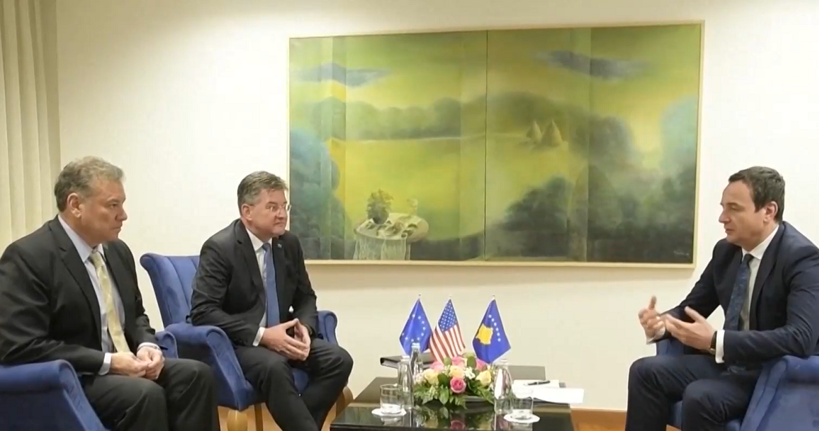 ЕС и САЩ призоваха Косово и Сърбия към сдържаност както