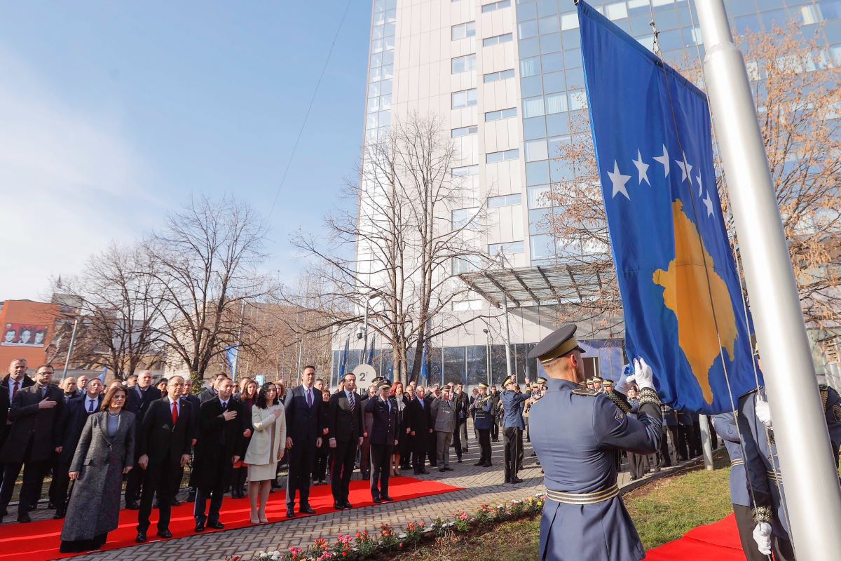 Косово отбеляза 15 ата година от обявяването на независимостта която Сърбия