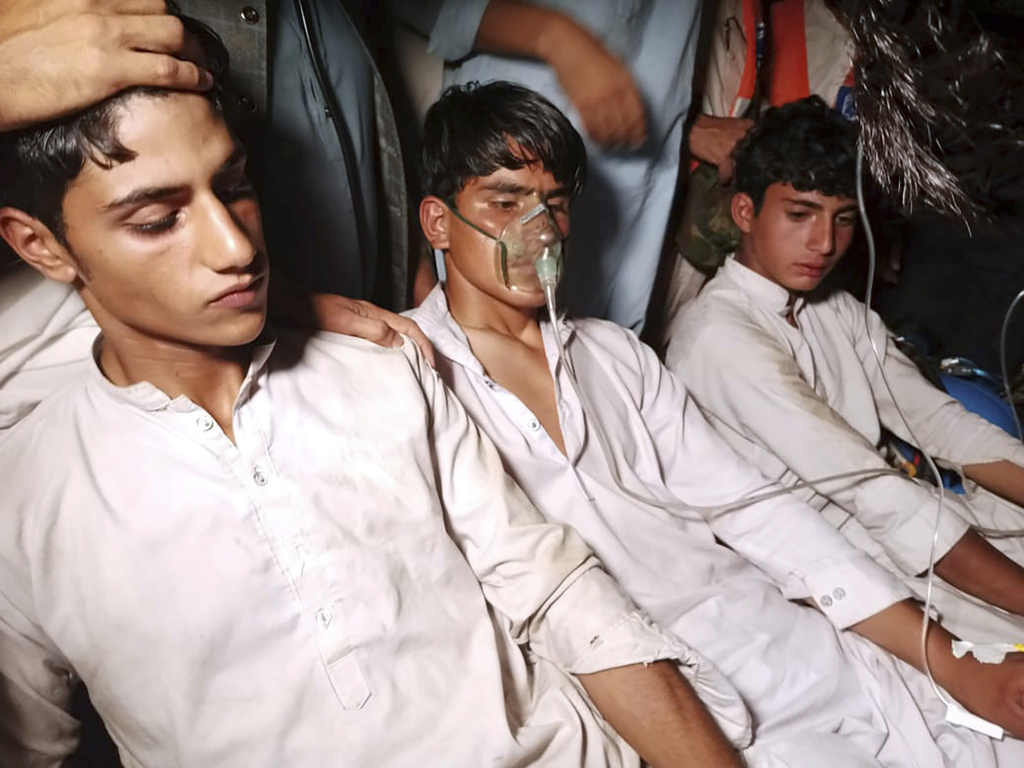 Pakistan Children Trapped AP