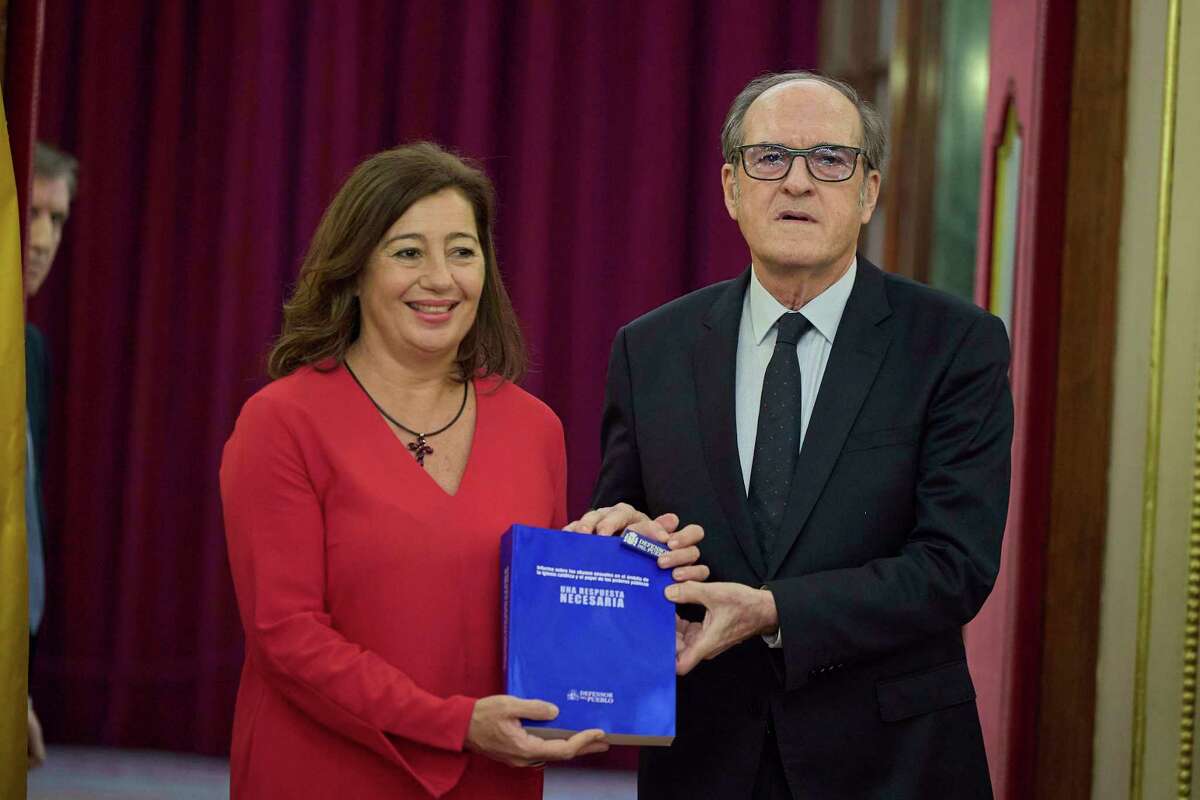 Омбудсманът на Испания Анхел Габилондо представи доклад за сексуалните посегателства,