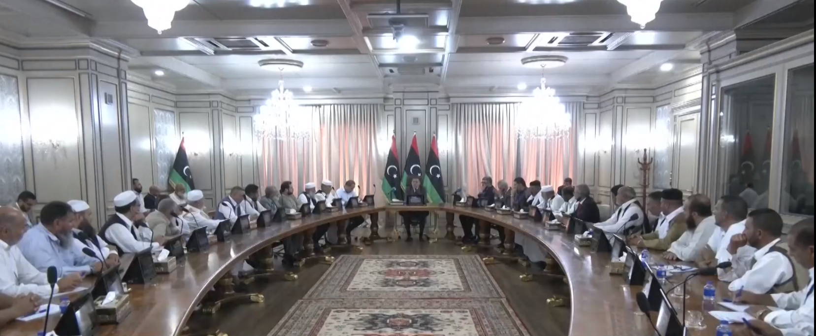 Либийският премиер Абдел Хамид Дбейба временно отстрани от поста външния