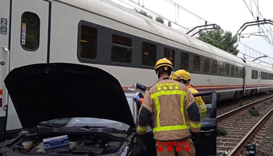 При катастрофа на два крайградски влака в сряда сутринта близо