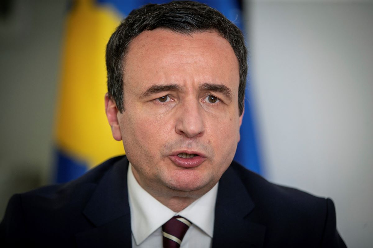 Премиерът на Косово заяви, че напрежението със Сърбия остава високо,
