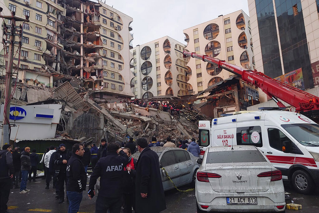 Мощно земетресение е засегнало обширен район в Югоизточна Турция близо