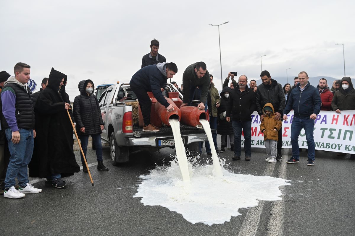 Greece Farmers Fermeri Gartsia Protest Zemedelci AP