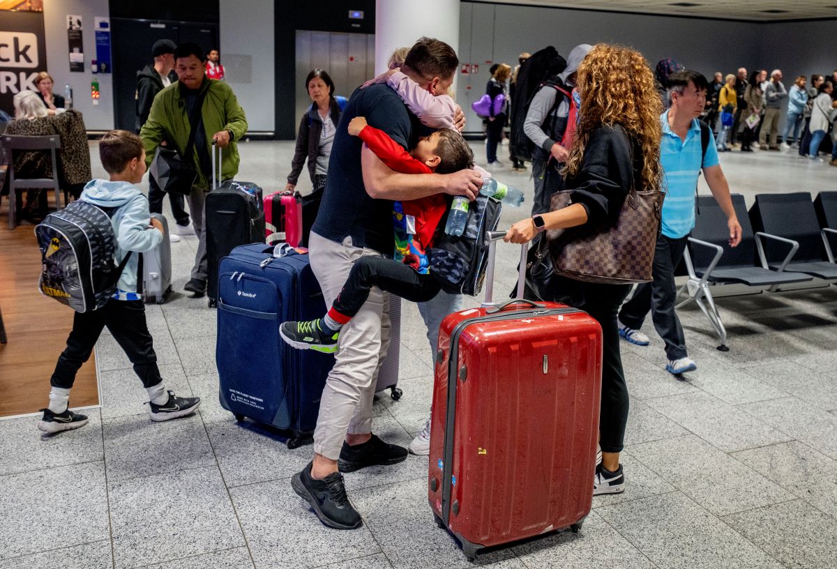 372-ма граждани на Германия пристигнаха на летището във Франкфурт на