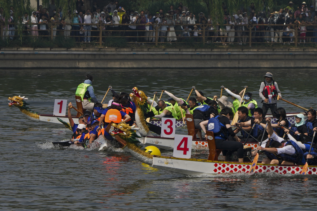 В цял Китай се провеждат състезания по случай Фестивала на