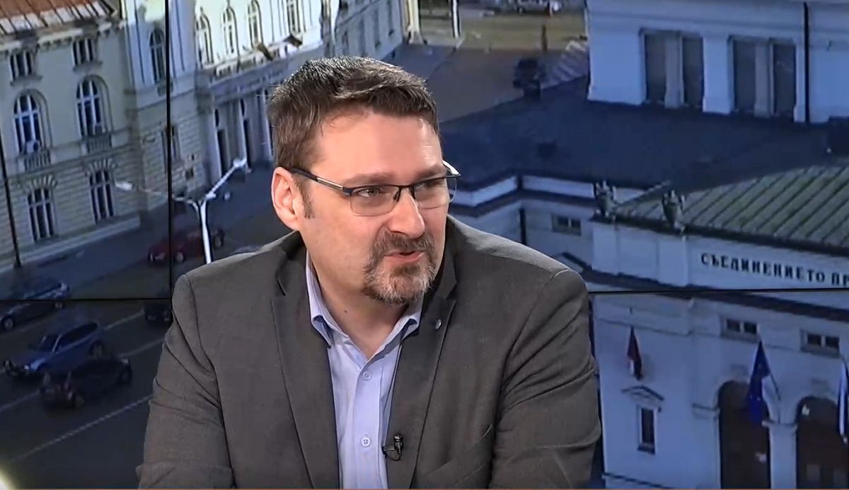 Повече от едни парламентарни избори тази година прогнозира социологът Павел Вълчев.