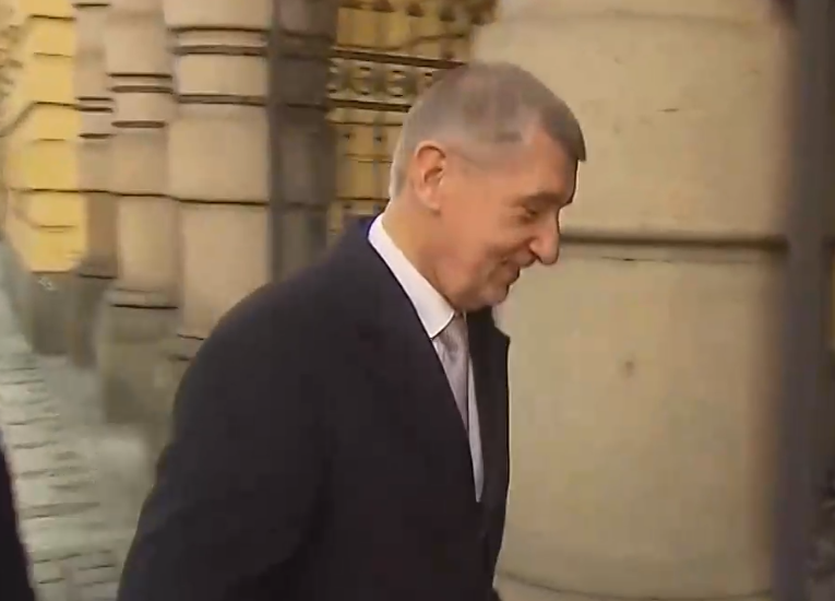 Бившият премиер на Чехия Андрей Бабиш отново се изправи пред