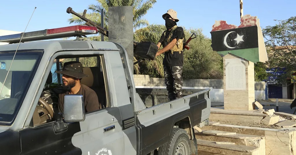 Сблъсъци между съперничещи си милиции в столицата на Либия оставиха