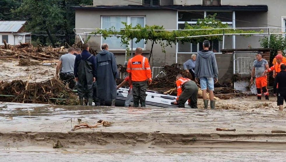 Очаква се днес 378 семейства загубили домовете си при наводнението в карловските