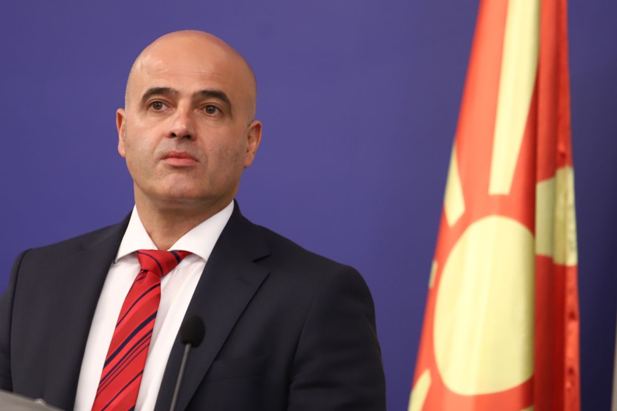 Опозиционната партия ВМРО ДПМНЕ да влезе в правителството и след като