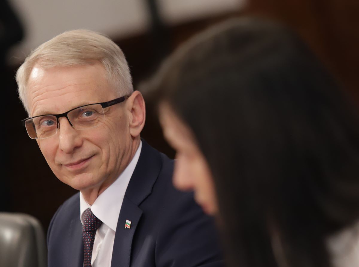 Премиерът Николай Денков каза че ще коментира предложеното от ГЕРБ