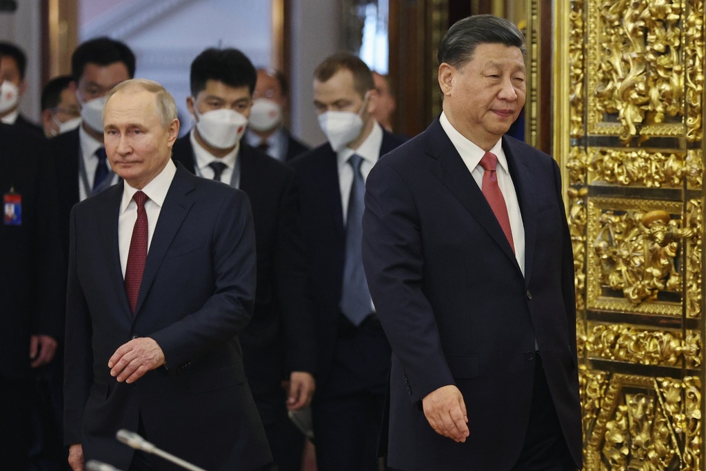 Втори ден продължава посещението на китайския президент Си Дзинпин в