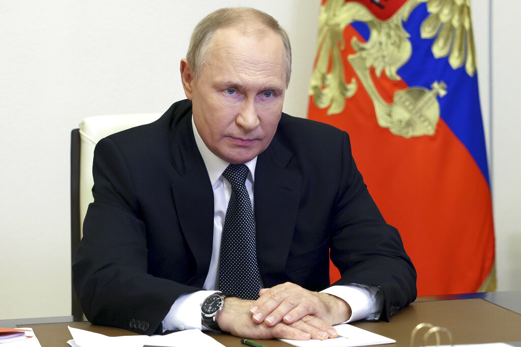 Владимир Путин въведе военно положение в четирите територии които Русия