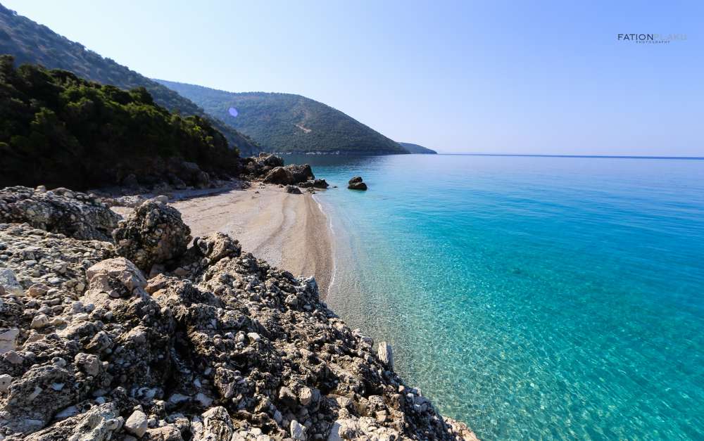 Туристическият сезон в Албания официално започва на 1 май но