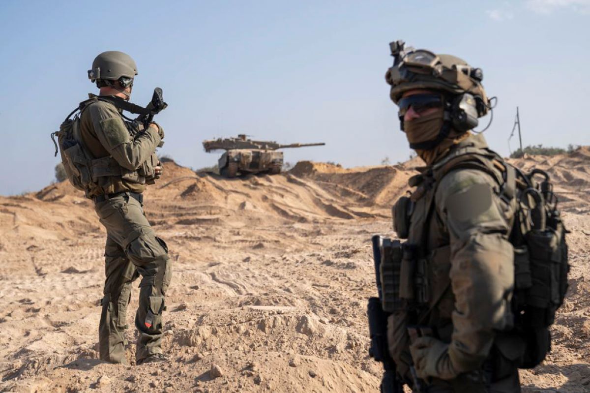 Министърът на отбраната на Израел заяви че армията почти е
