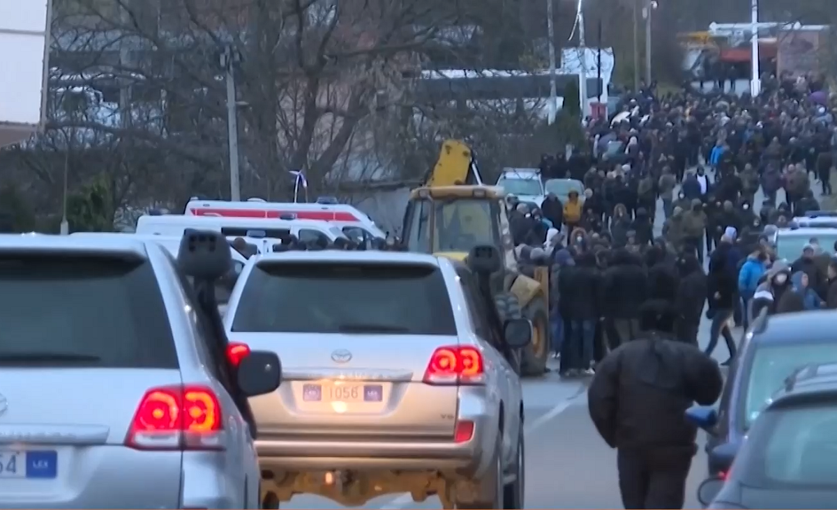 Полицията в Косово и косовски сърби влязоха в престрелка, след